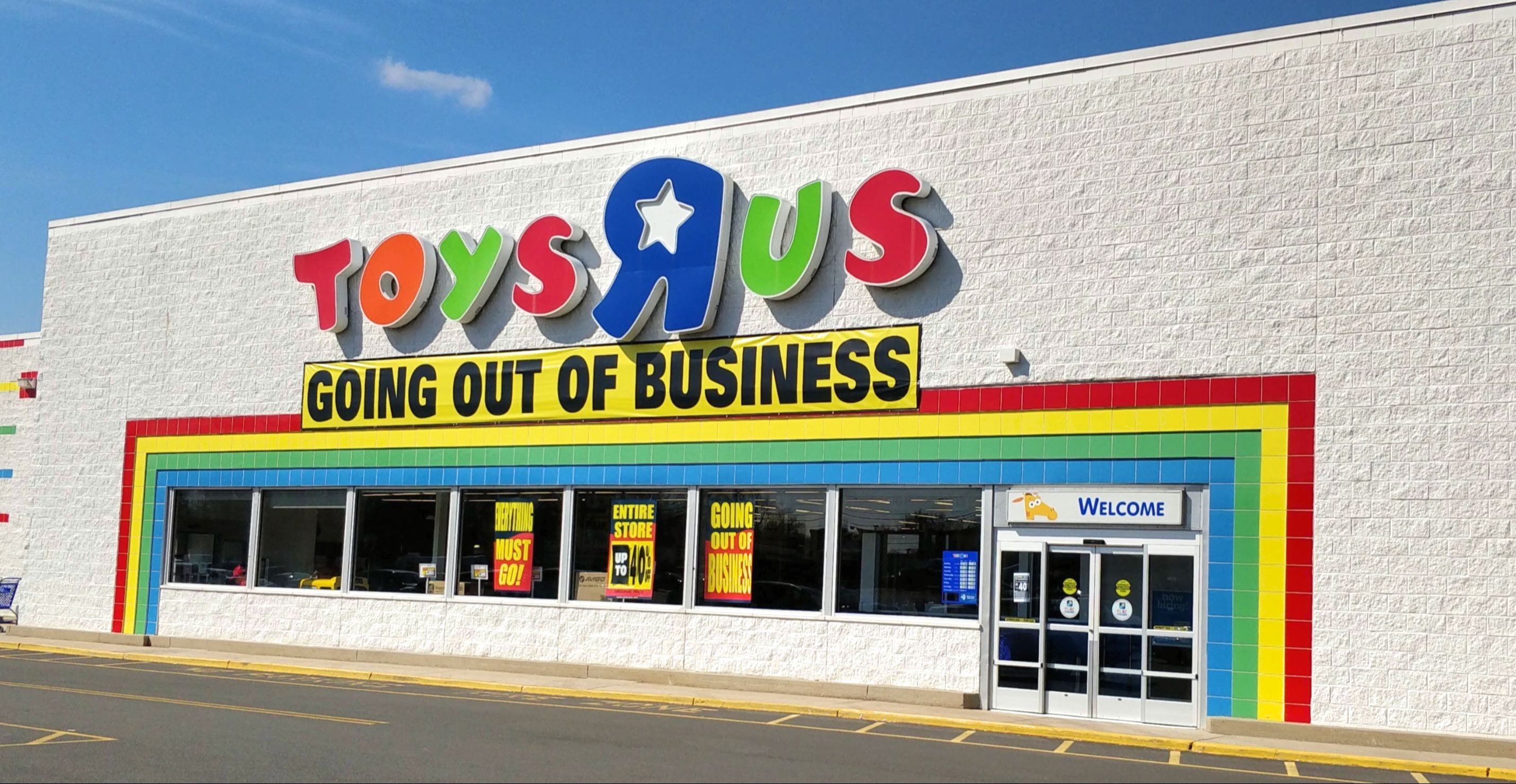 toys r us coming back in business