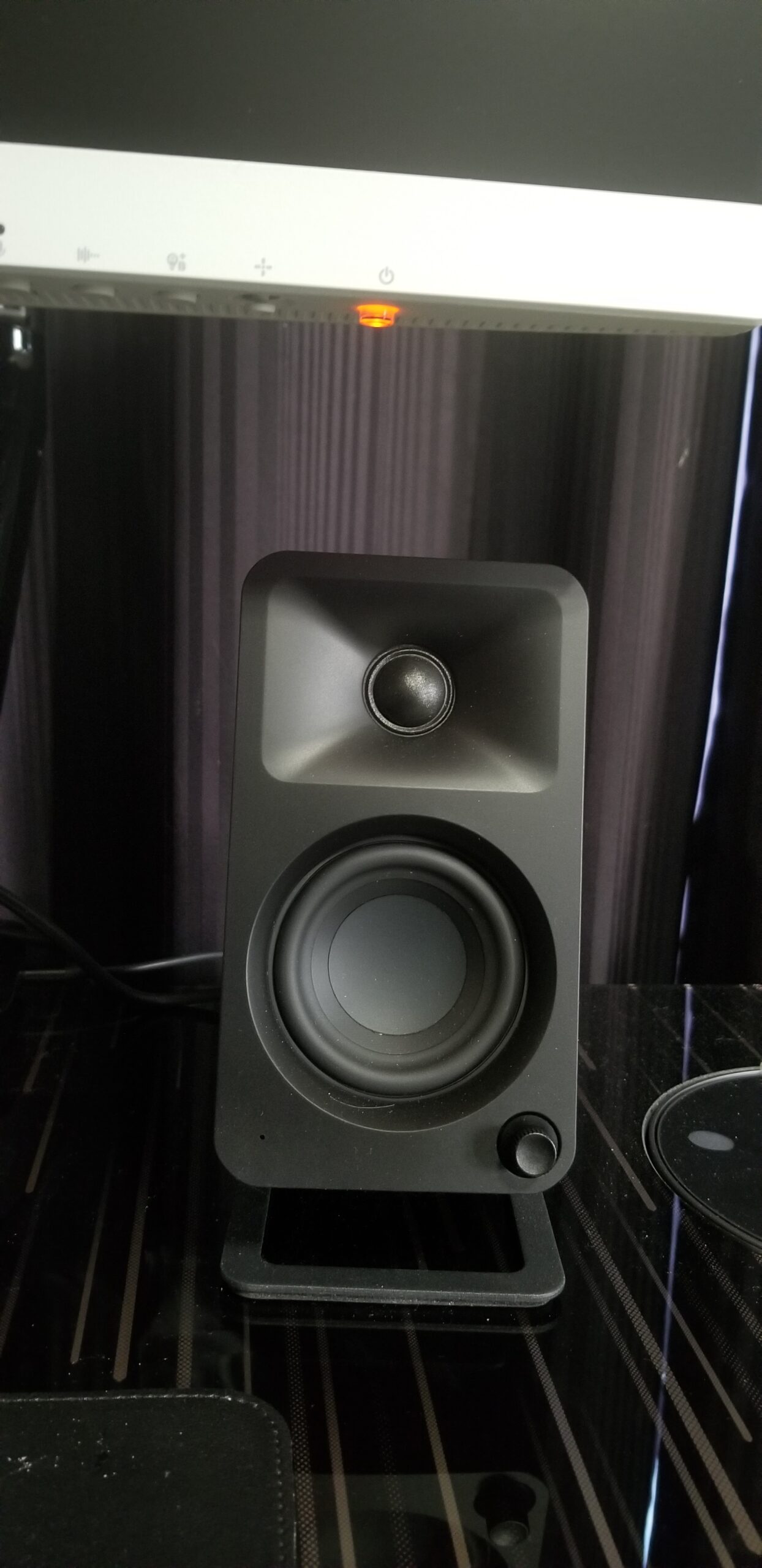 Review: Kanto ORA Reference Desktop Speakers - TWICE